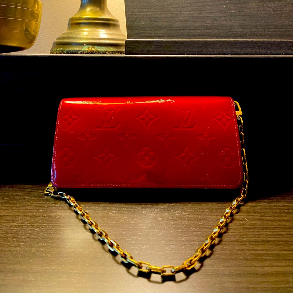 LOUIS VUITTON Vernis Chaine Wallet – Cerise